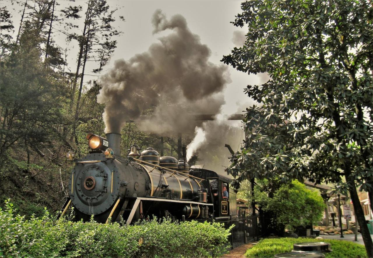Suite Sensations, Hot Tub, Pool Table, 1089 Free Tickets Each Paid Day, Dollywood And More Pigeon Forge Ngoại thất bức ảnh