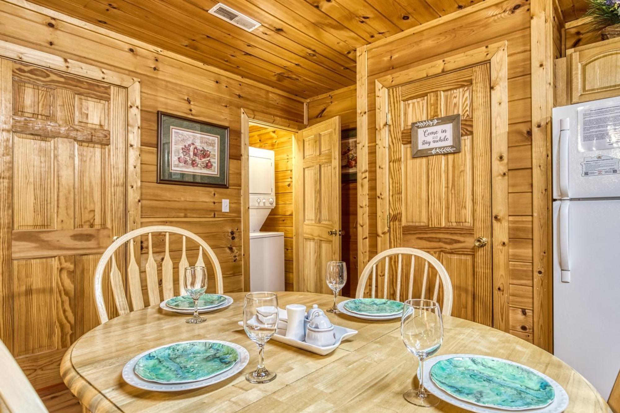 Suite Sensations, Hot Tub, Pool Table, 1089 Free Tickets Each Paid Day, Dollywood And More Pigeon Forge Ngoại thất bức ảnh